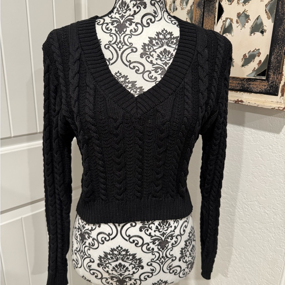 Love Tree Black V-Neck Cable Sweater